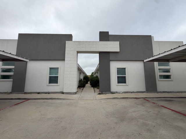 413 East Acacia Street - 2