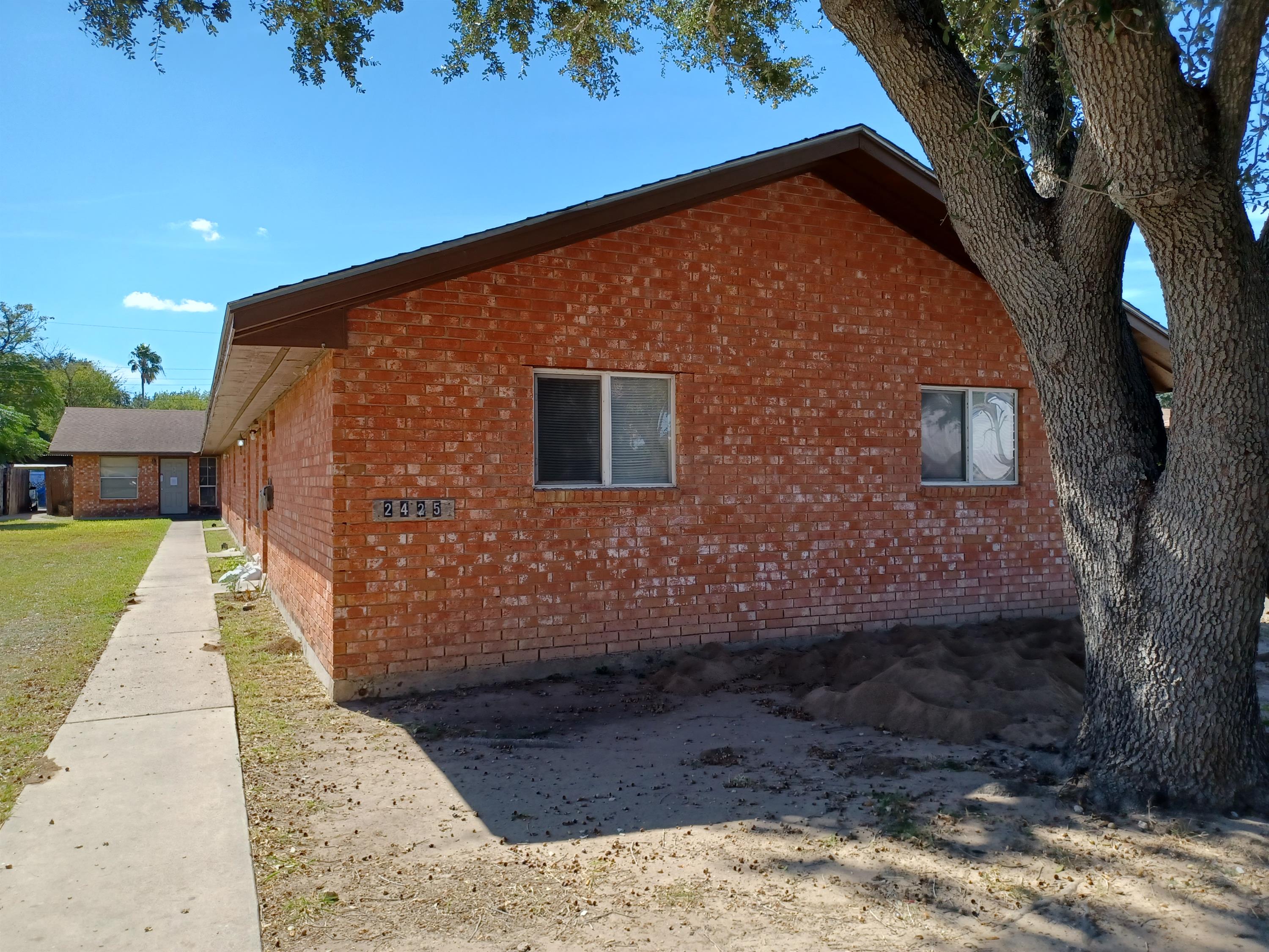 2425 Tamarack Avenue - B