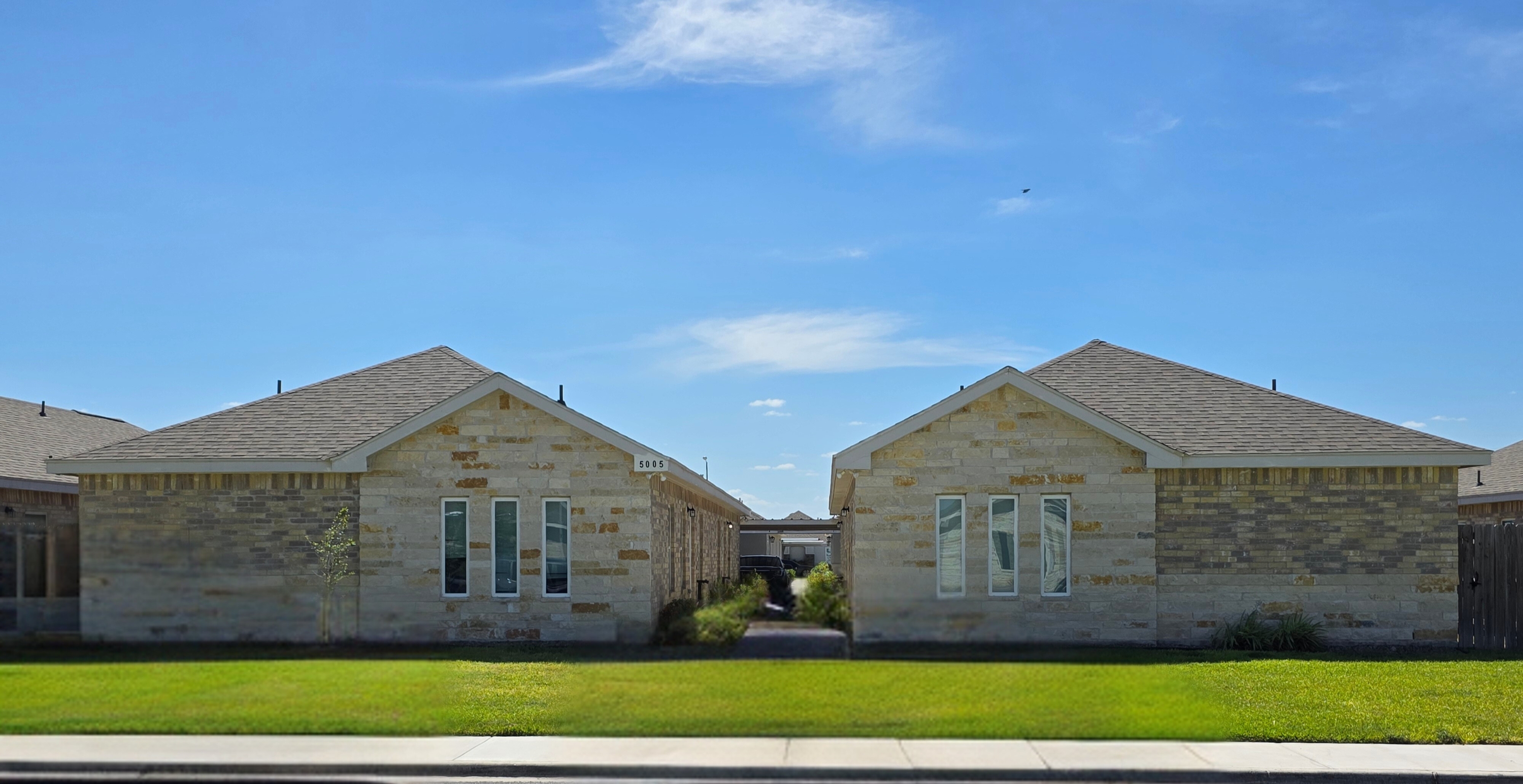 5005 North Hiawatha Drive - 1