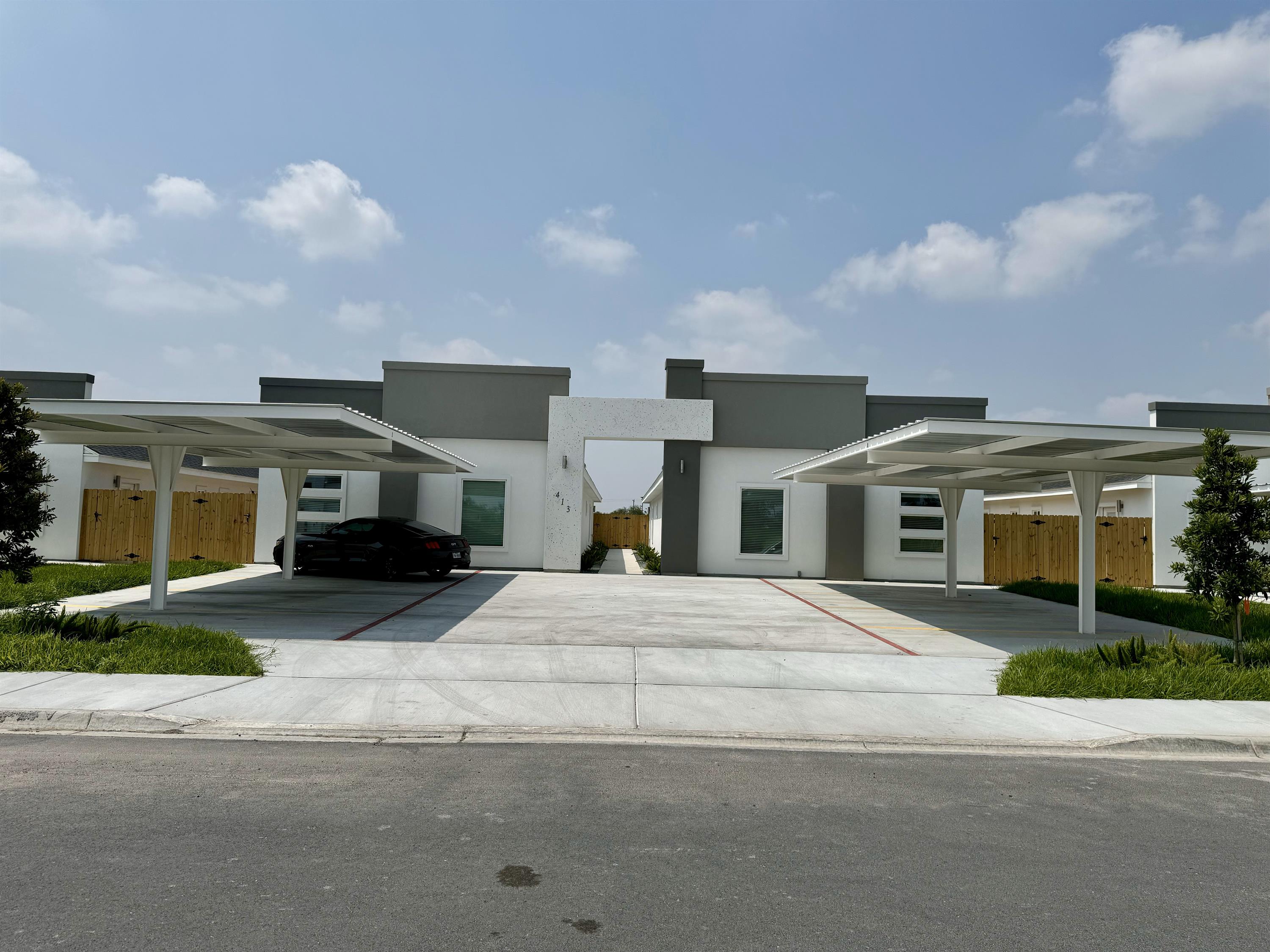 413 East Acacia Street - 2